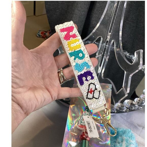 NWT & NWOT, NURSE BUNDLE GIFT. T-SHIRT, Key chain,,stethoscope pen, fuzzy socks - Picture 5 of 6